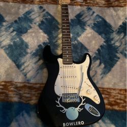 Bowlero Electric Guitar