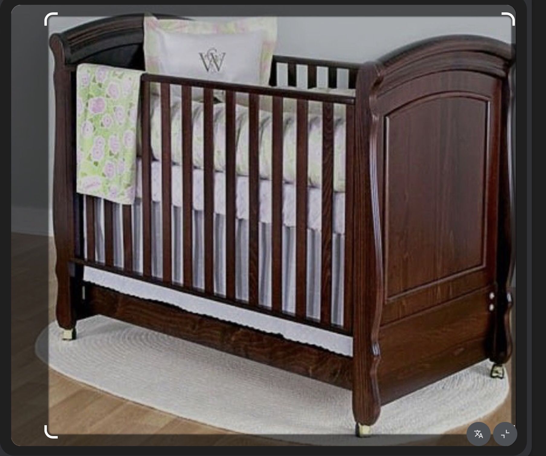 BELLINI BABY CRIB - MINT CONDITION 