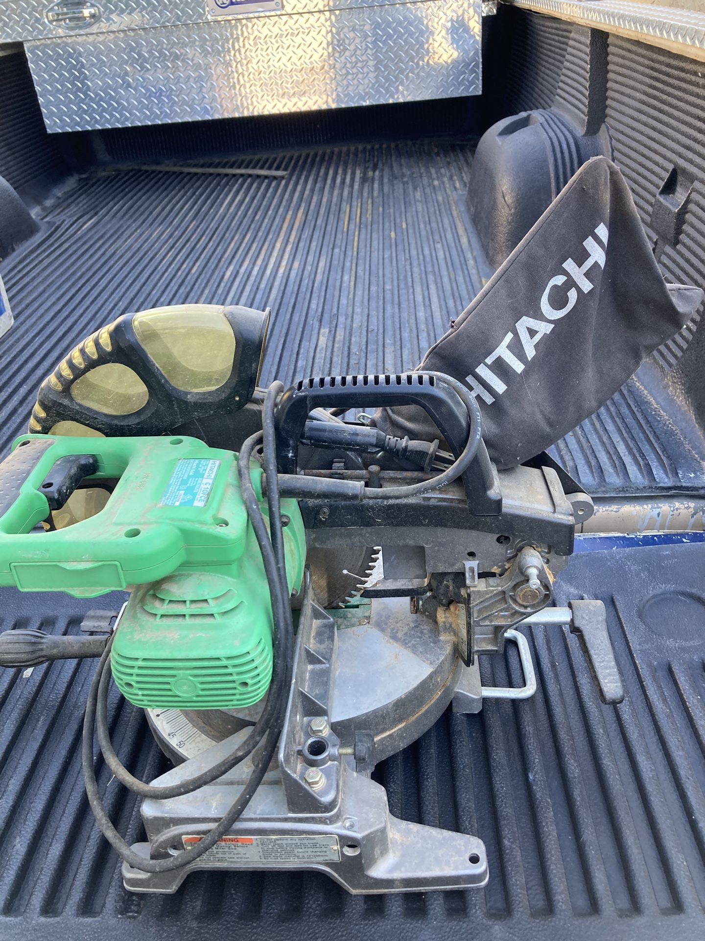 Hitachi 10” Compound Saw Tools & Machinery - Tools & Machinery Hitachi 10” Compound Saw Tools & Machinery - Tools & Machinery