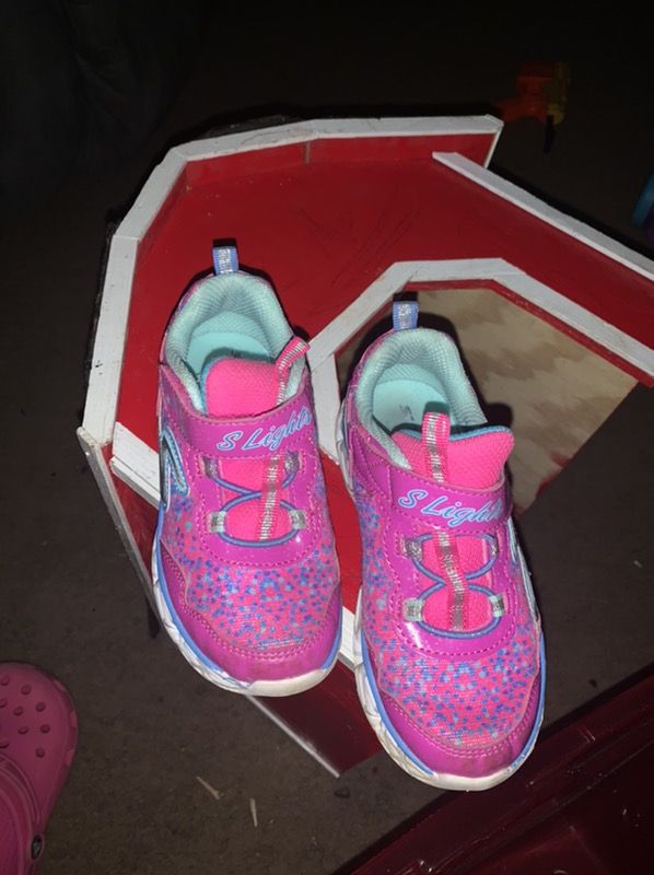 Sketchers little girl shoes light up