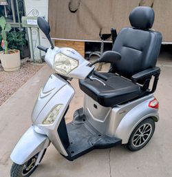 Scooter - Pride Raptor Baja 2 trike, like New