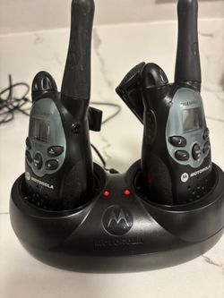 Motorola T5000 Walkie Talkies (2)
