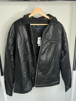 Abercrombie & Fitch Cropped Vegan Leather Jacket Size XL