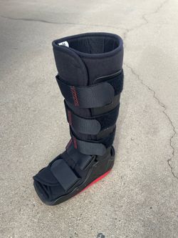 Ankle brace- Size Medium: XcelTrax Tall Ankle Walker Boot