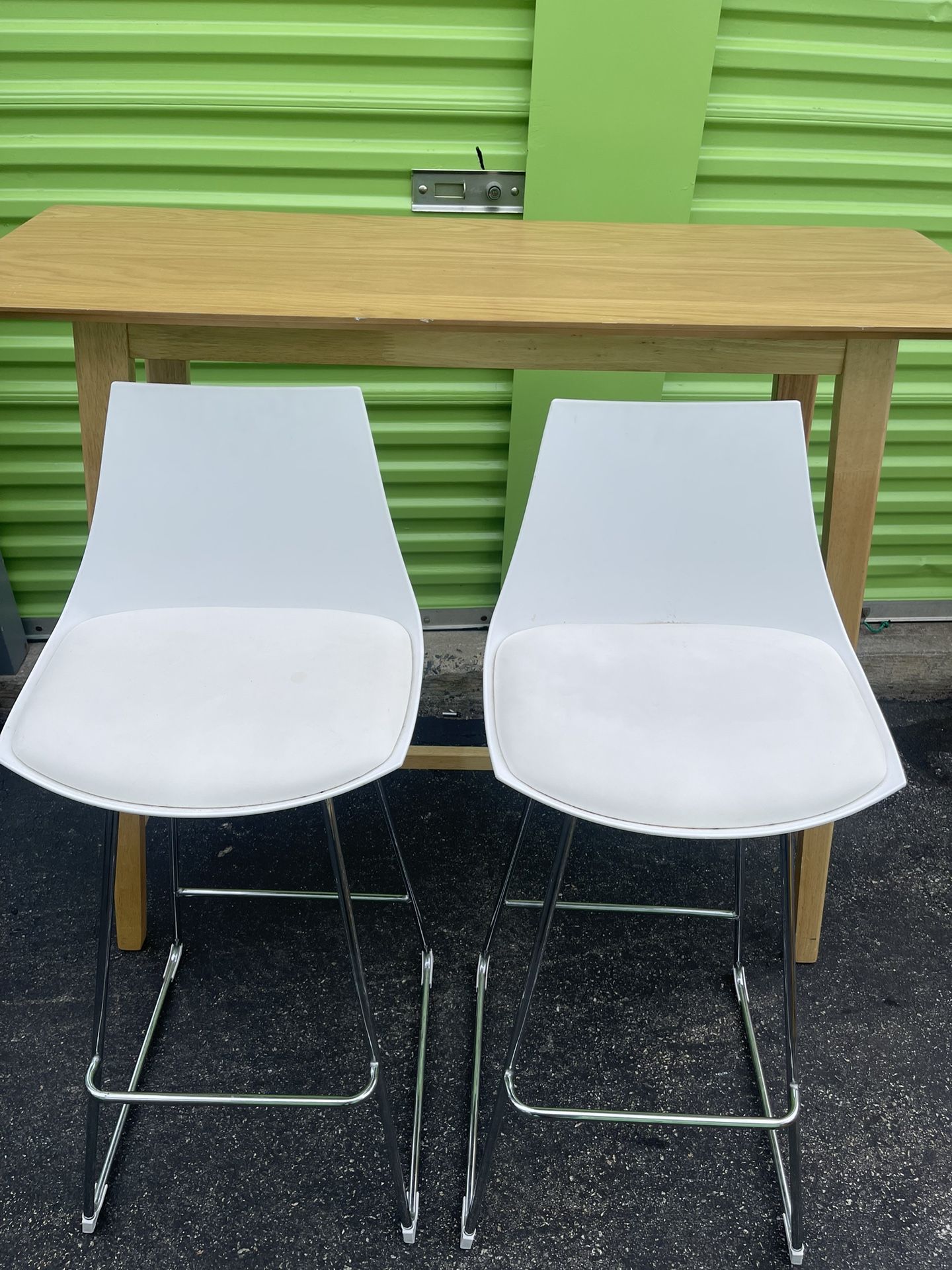 Used Bar Table And Stools