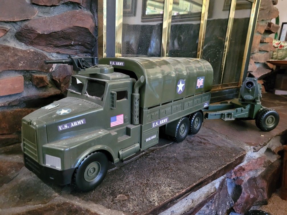 2002 GI Joe Troop Transporter 22" Army Truck & Howitzer Green Truck