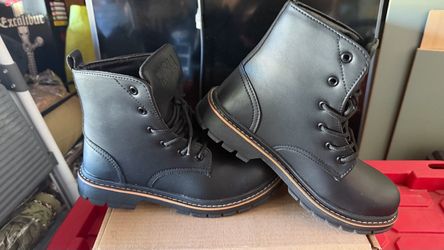 Boots women