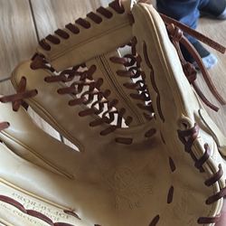 Heart Of Hide Baseball Glove