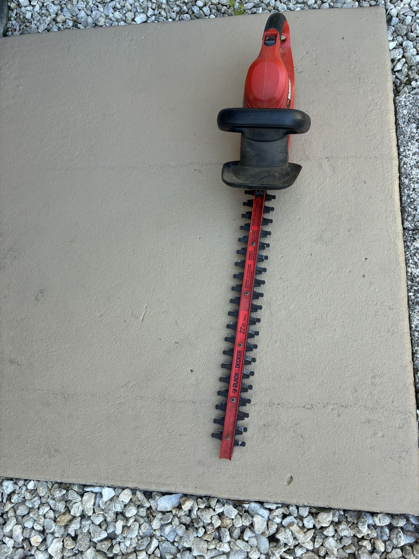 Black & Decker Hedge Trimmer