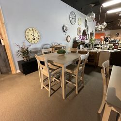 Table And 4 Barstools 