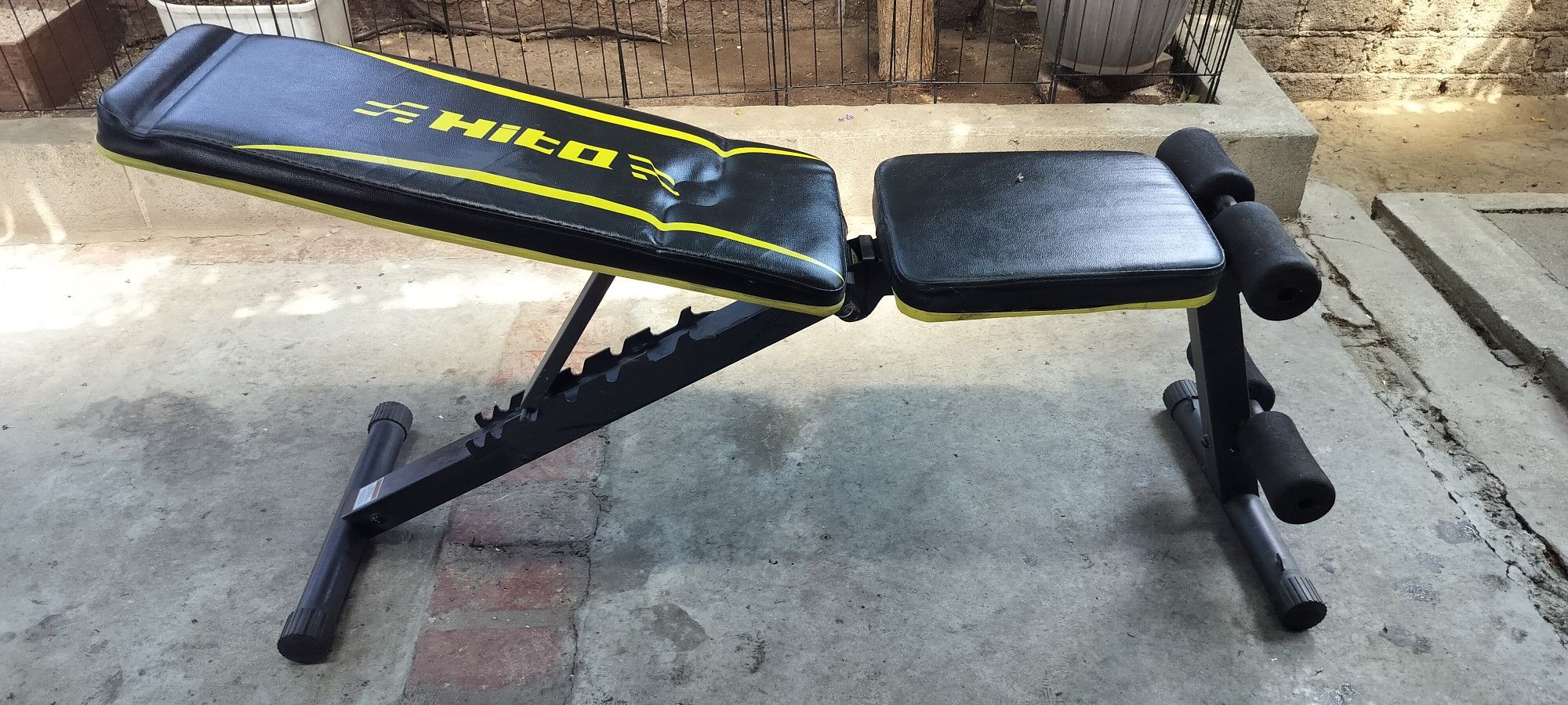 Adjustable Weight Bench