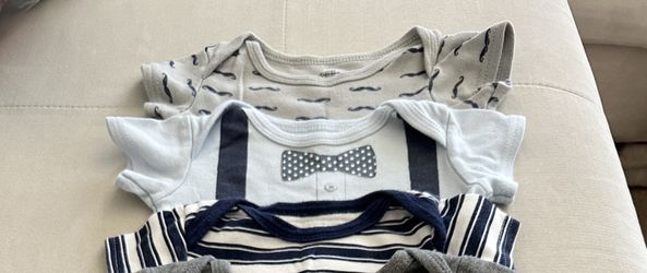 3 Onesies / 9-12 Months 