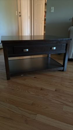 Free coffee table like new