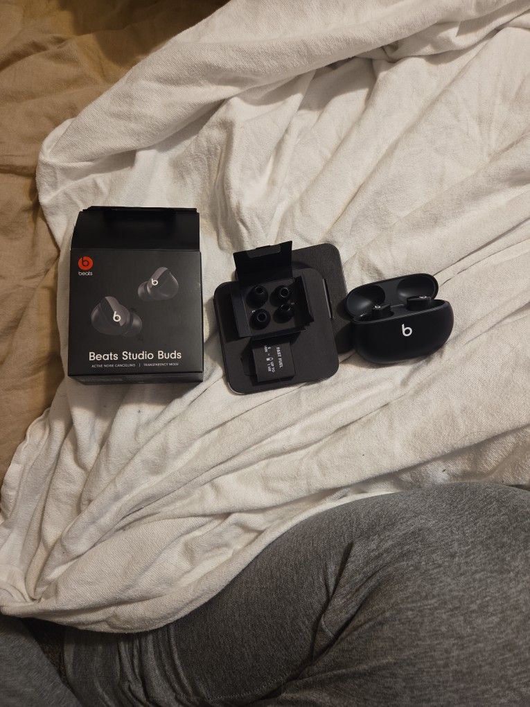 Beats Studio Buds