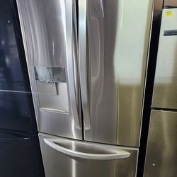 LG Refrigerator, 33 Wide, Stainless Steel Everything Works Good 