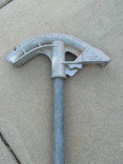 Pipe bender