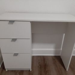 Escritorio Pequeño Con Cajones