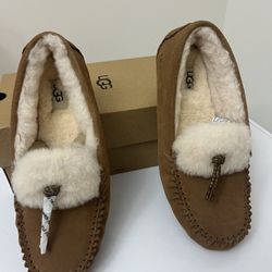 Women’s Ugg Dakota Bedroom slippers