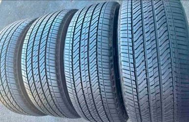 255 65 18 Bridgestone tires Con 80% de Vida Las 4