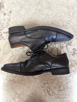 Clarks Black Leather Cap-Toe Oxford Dress Shoes