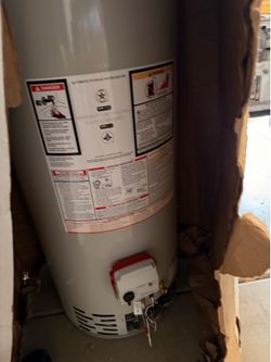 40 gallon gas or propane water Heater brand new in the box