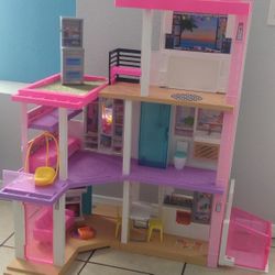 Barbie Dream House 