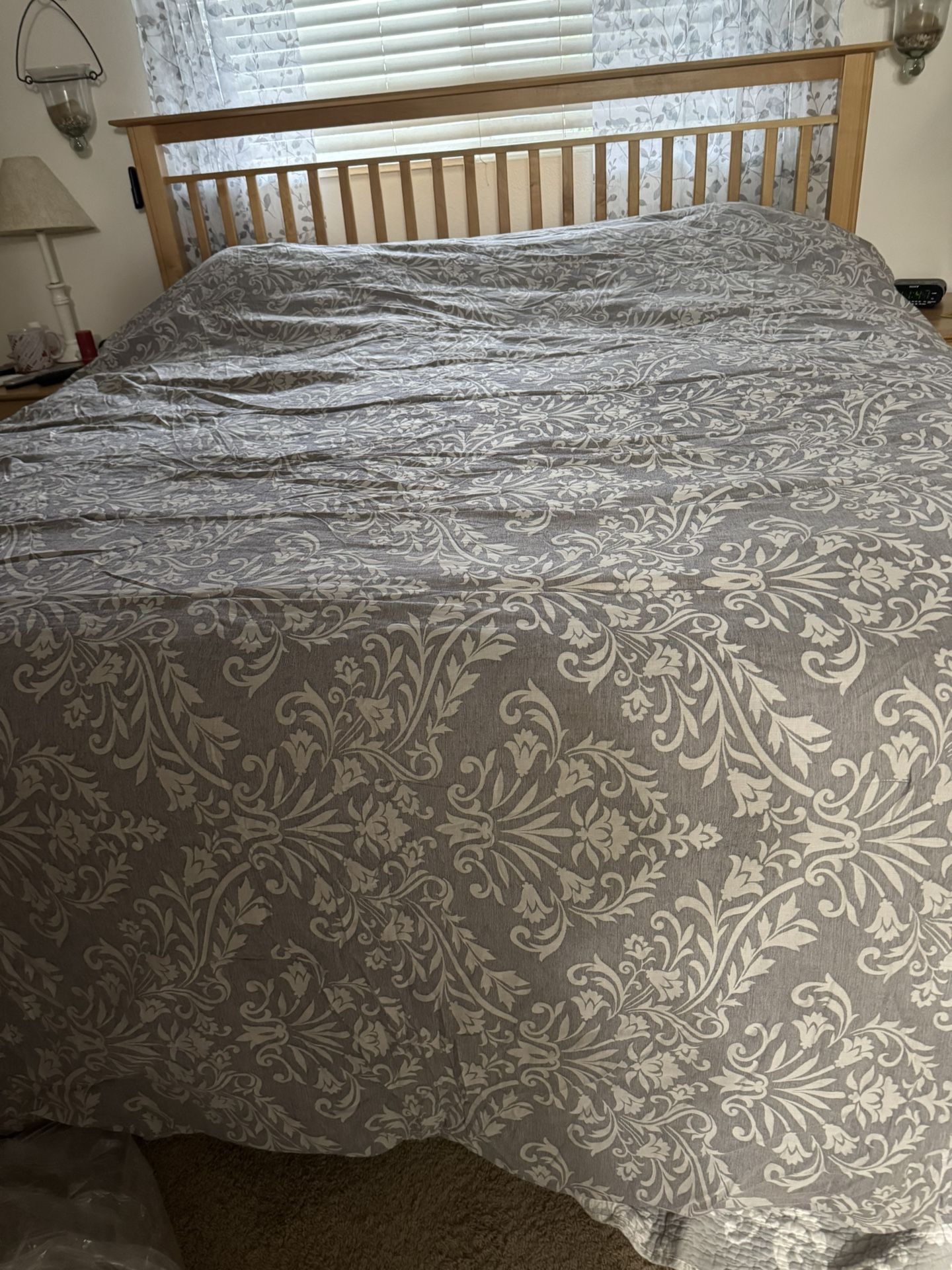 King Size Comforter And 2 Pillow Shams