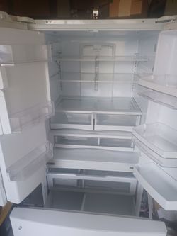 27.7 Cubic Feet GE Refrigerator Freezer Fridge French doors White Lower Tray with Water and Ice