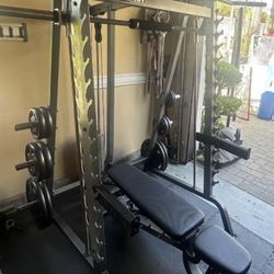 PARABODY SMITH MACHINE. PLUS 305 Lbs Olympic Weights. NOOO BENCH 