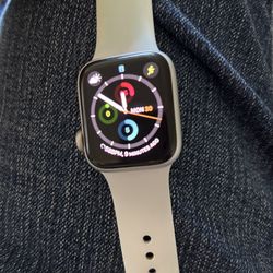 I watch SE In Very Good Condition And Battery Was Replaced February Of 2024