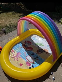 Toddler sprinkler pool