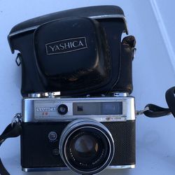 Camera Yashica Lynx IC Vintage 35mm w/bonus camera