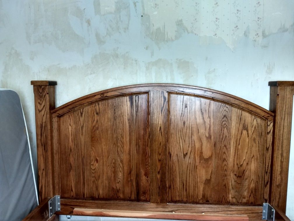 solid oak headboard,footboard and siderails for Sale in Seattle, WA OfferUp