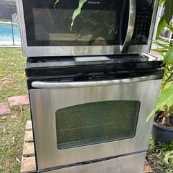 Cocina Con Horna- $ 130, Horno-$ 75