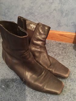 Brown sz 8 $5