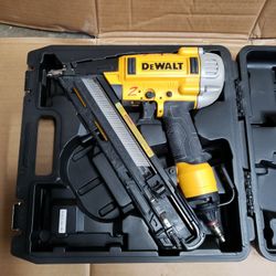 DeWalt Nails Gun