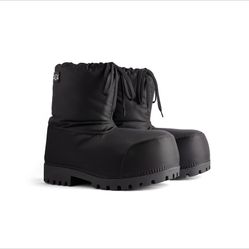 Balenciaga Alaska Puffer Boots in black, size 12 for men