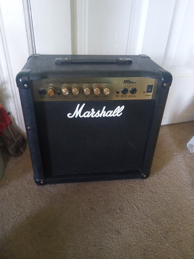 Guitar Amp MG 15cD