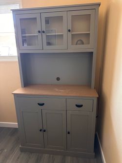 Farmhouse kitchen cabinet