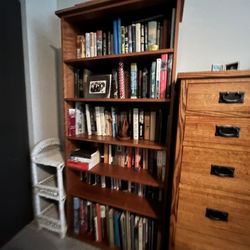 Tall Solid Wood Bookshelf – 5 Shelves, Excellent Condition