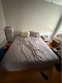 King Sized Tempur Pedic w/ Box Springs