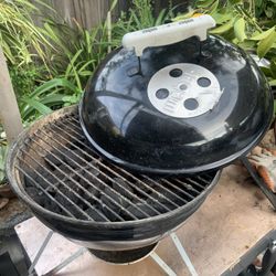 Small Weber BBQ. Clean.