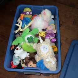 Tub Of 40 Plush - Take All - Must Pick Up
