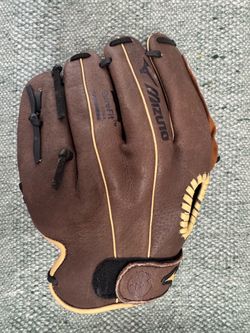 Mizuno Baseball glove 11”