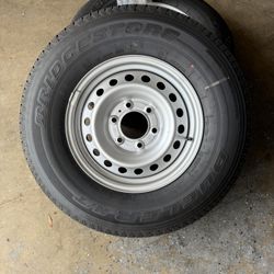 5 Bridgestone Dueler H/T Tires