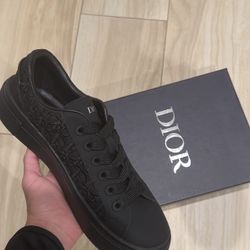 Dior B33 (text Me Your Size)