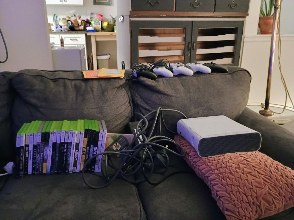 Xbox 360 Plus 22 360 Games And 9 Xbox Games And 5 Controllers