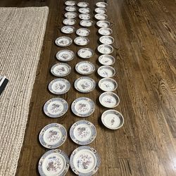 Lenox Ming Birds 12-Person Dinnerware Set Never Been Used