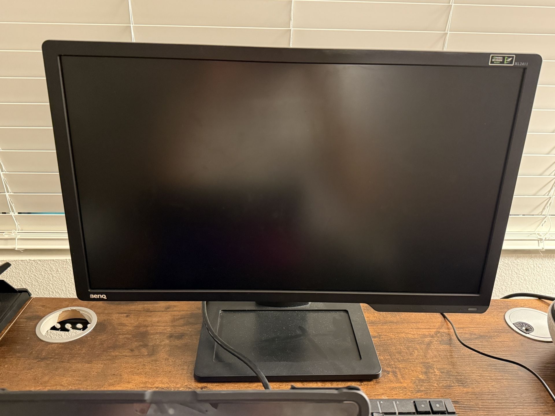 ディスプレイ・モニター本体 BenQ XL2411 LCD Monitor Amazon.co.jp: BenQ ゲーミングモニター ディスプレイ ZOWIE XL2411 24