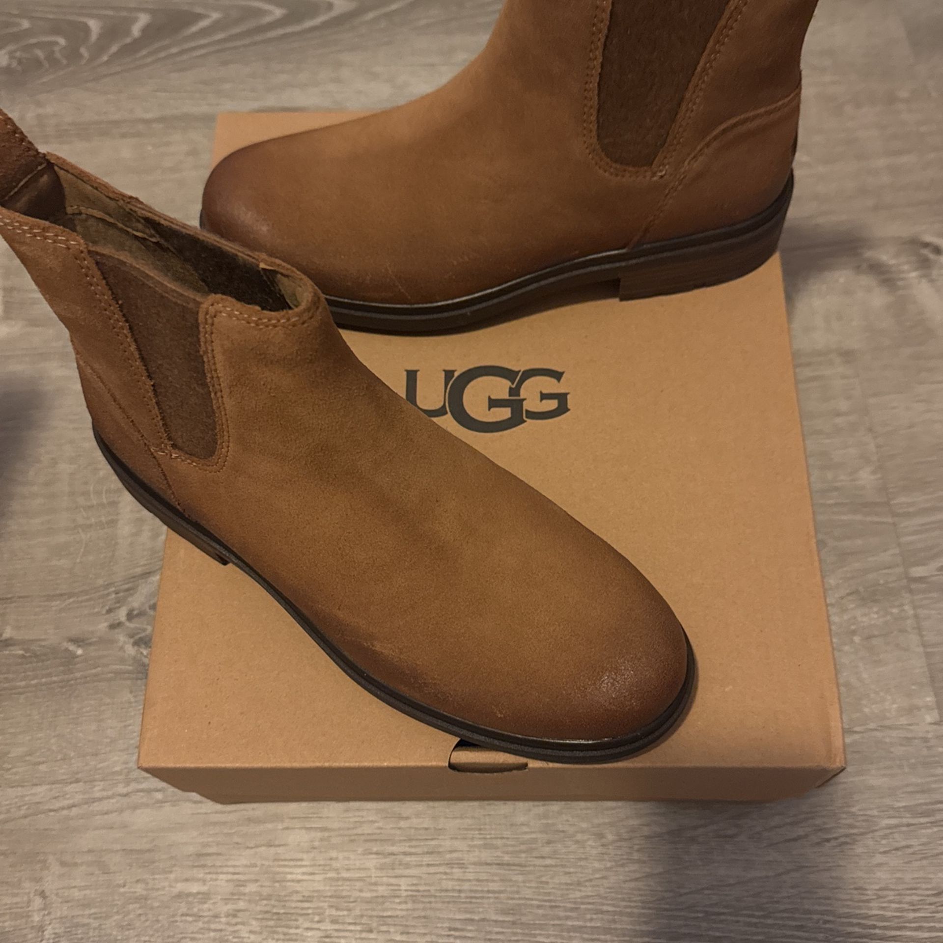 New Ugg Women’s Boot Size 9